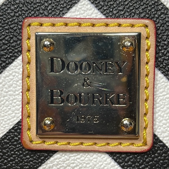 DOONEY & BOURKE CHEVRON LARGE SHOPPER TOTE - Picture 10 of 16